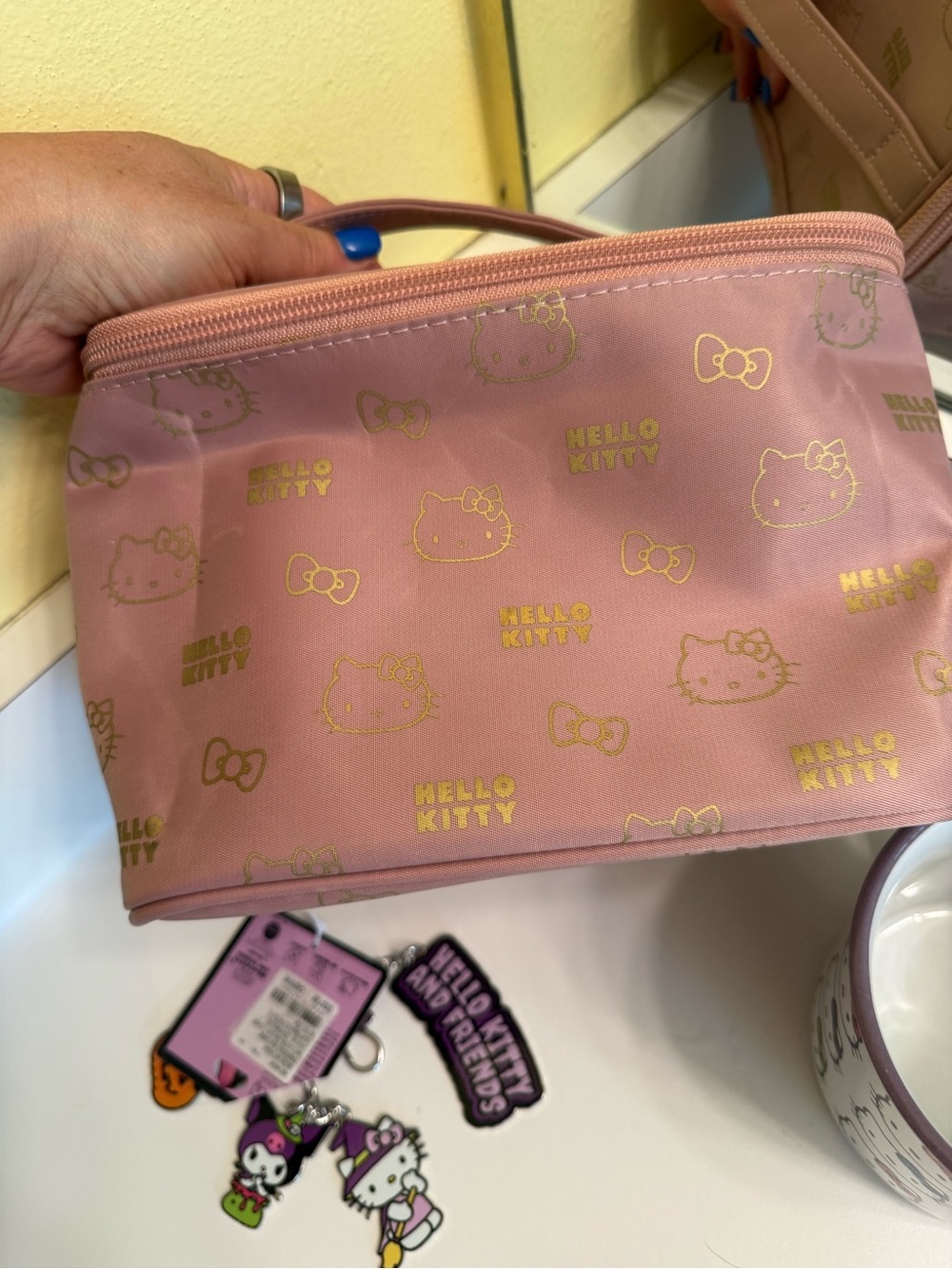 Hello Kitty Pink Cosmetic Bag/lunch bag -mug, and keychain set - Picture 5 of 7